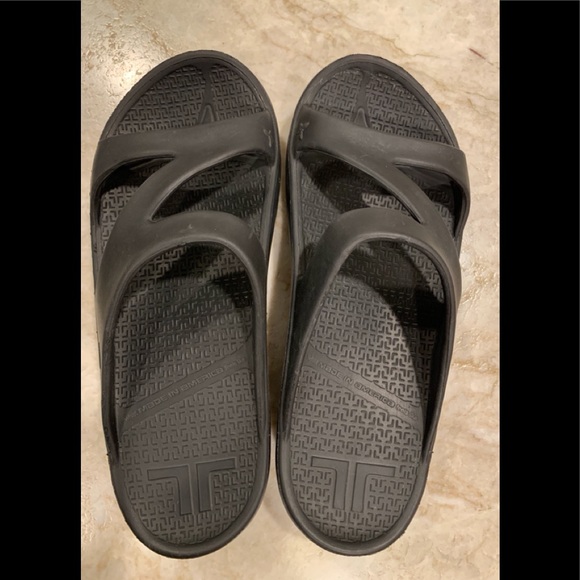 Telic - Picture 2 of 15